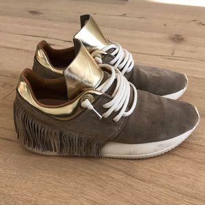 ESSEutESSE beige fringe sneakers size 38